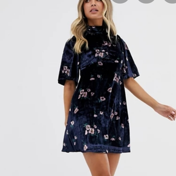 Free People Dresses & Skirts - FREE PEOPLE Navy Velvet Floral Be My Baby Dress